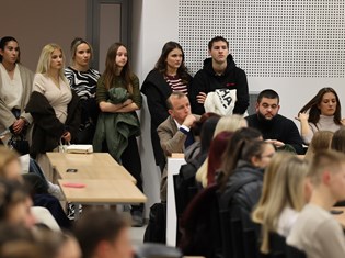 2025-12-05 20-08-54.jpeg